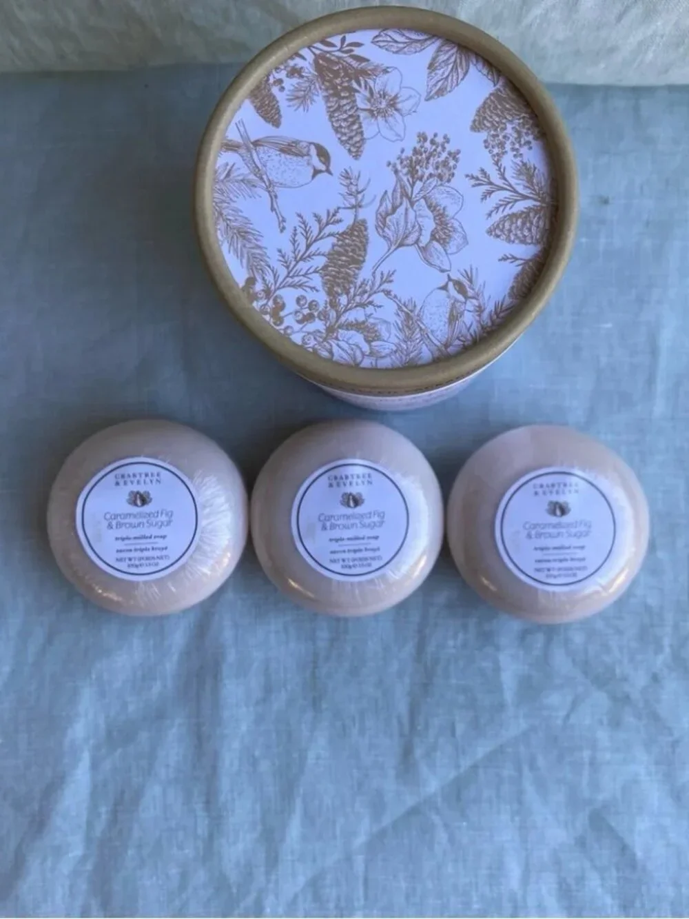 NWT Crabtree & Evelyn set of 3 Carmelized Fig & Brown Sugar soaps 100g each